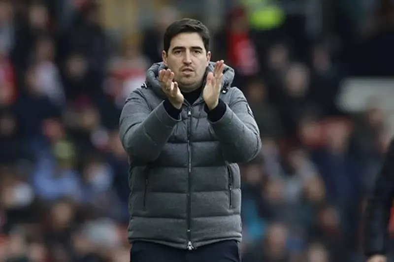 إيرايولا يرفض عرض الهلال ويؤكد التزامه بقيادة بورنموث