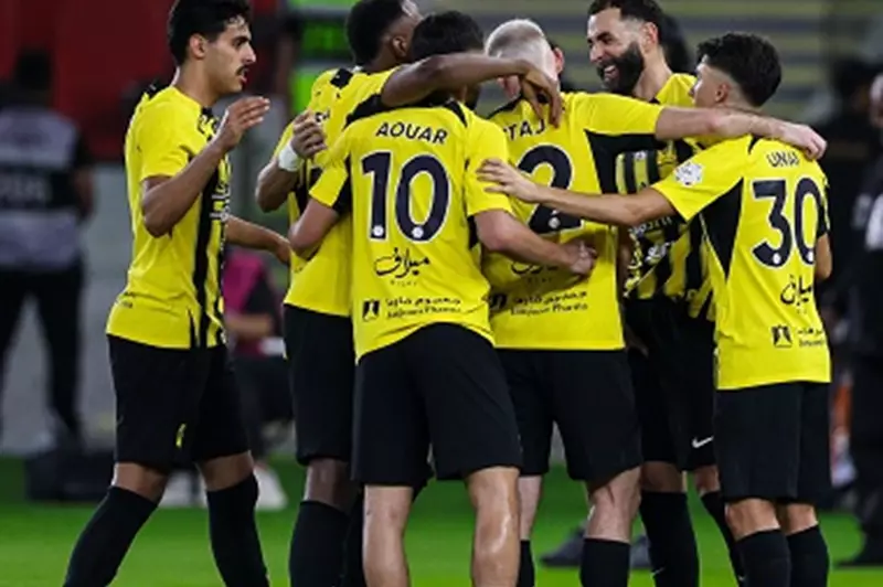 الاتحاد يواجه القادسية في نهائي كأس خادم الحرمين الشريفين: الموعد والقنوات الناقلة