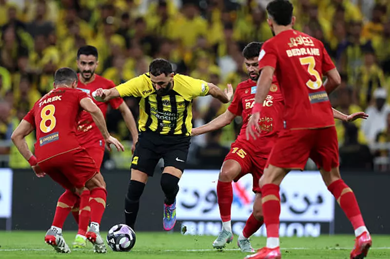 طارق حامد يسهم في ختام موسم ضمك بهزيمة أمام الاتحاد في الدوري السعودي