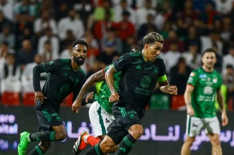 في لحظة حاسمة: الاتفاق يقلب الطاولة وينتزع الفوز من الأهلي في الدوري السعودي