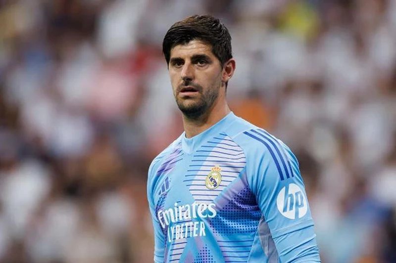 ريال مدريد يستعد لتجديد عقد كورتوا بعد انتهاء كأس العالم للأندية