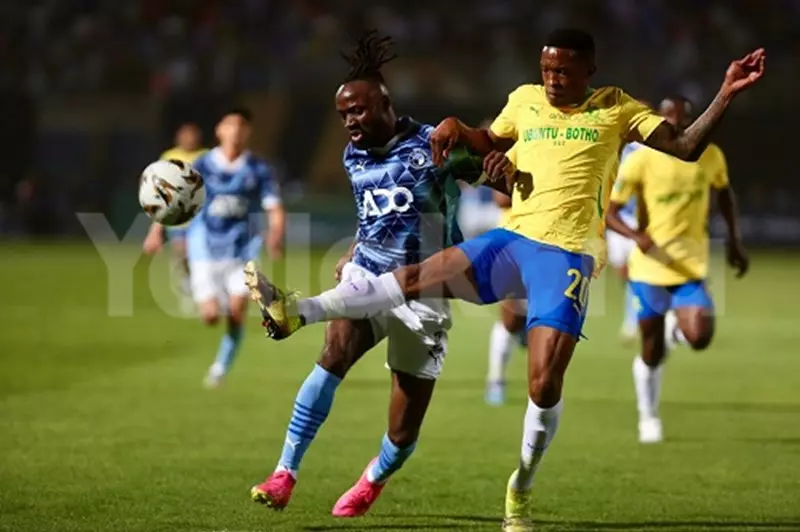 “ماييلي يتألق ويهز الشباك في نهائي بيراميدز وصنداونز” (فيديو)